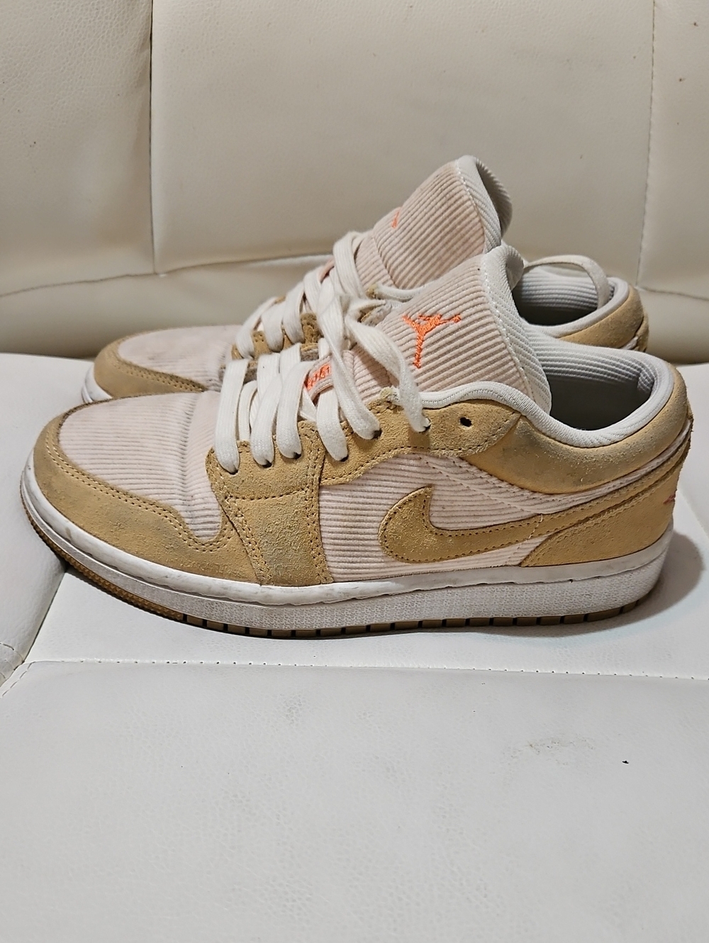 Nike Air Jordan 1 Low Women's Sneakers in Beige & Cream
